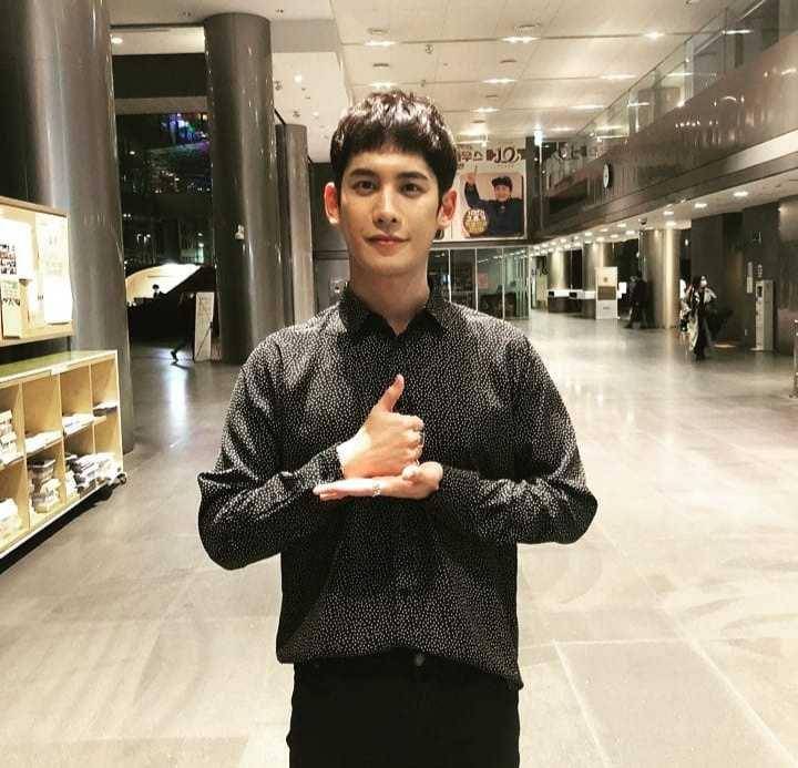 Park Ki Woong (instagram.com/oopkwoo)