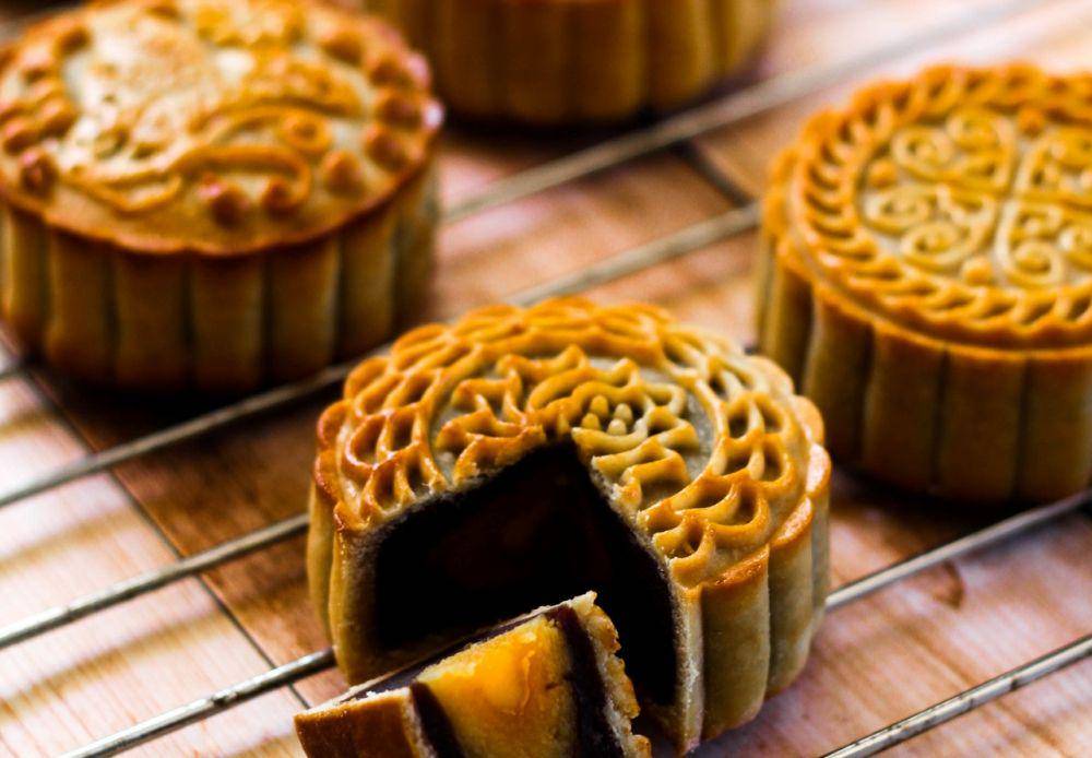 ilustrasi mooncake (unsplash.com/Huong Ho)
