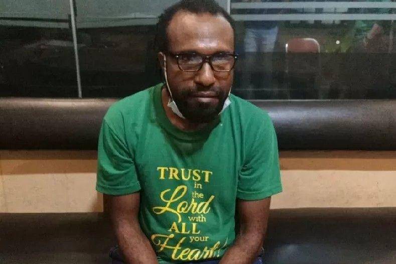 Jubir KNPB Victor Yeimo yang ditangkap, di sekitar Tanah Hitam, Distrik Abepura, Jayapura. (ANTARA/HO/Satgas Nemangkawi)