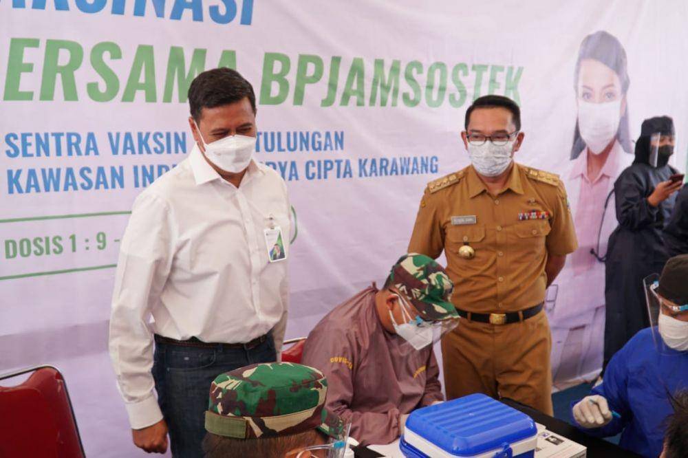 BPJamsostek bekerja sama dengan Apindo dan Pemerintah Daerah Jawa Barat mengadakan program vaksinasi kepada para pekerja di Kawasan Industri Suryacipta, Kabupaten Karawang, Jawa Barat. (Dok. BPJamsostek)