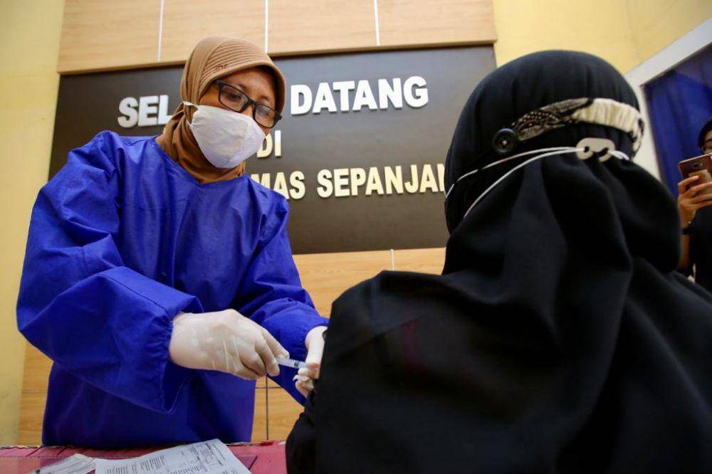 Vaksin ketiga untuk Nakes di Banyuwangi. IDN Times/Istimewa