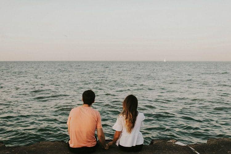 Ilustrasi pasangan (unsplash.com/lindseymweber)