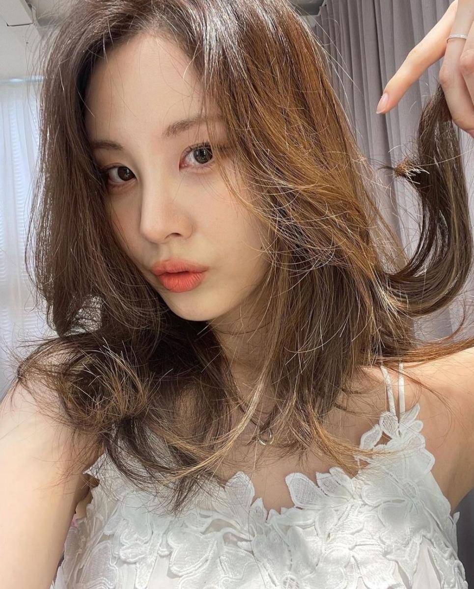 Seohyun (instagram.com/seojuhyun_s)