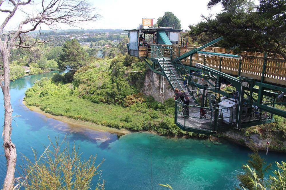 bungy jumping di Taupo, Selandia Baru (pixabay.com/reginasphotos)