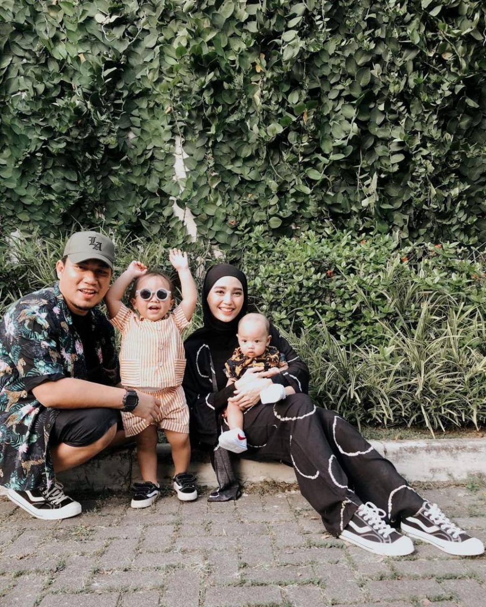 keluarga kecil Rizal Armada (instagram.com/monicaimas)