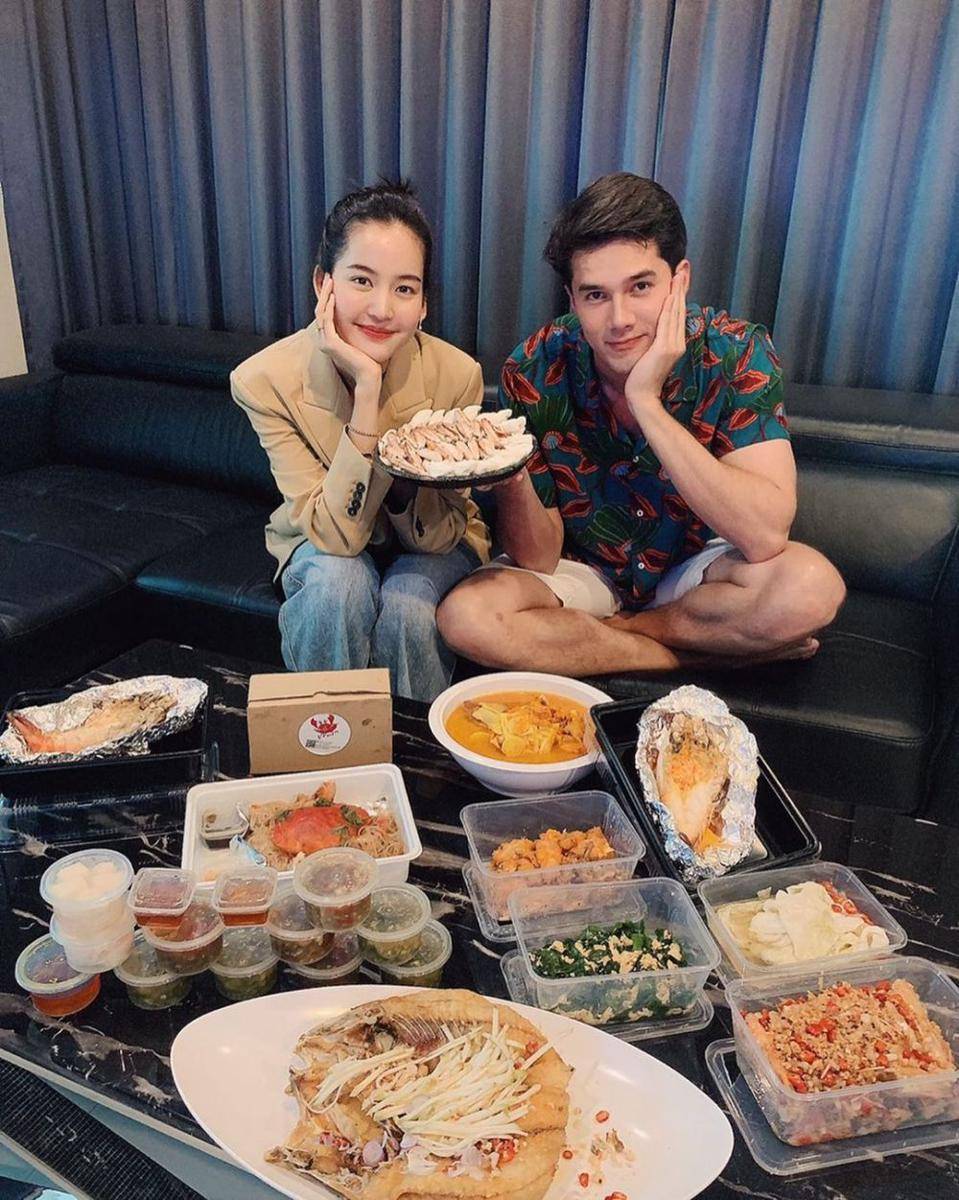 Mik Thongraya dan Bow Maylada (Instagram.com/mik_thongraya)