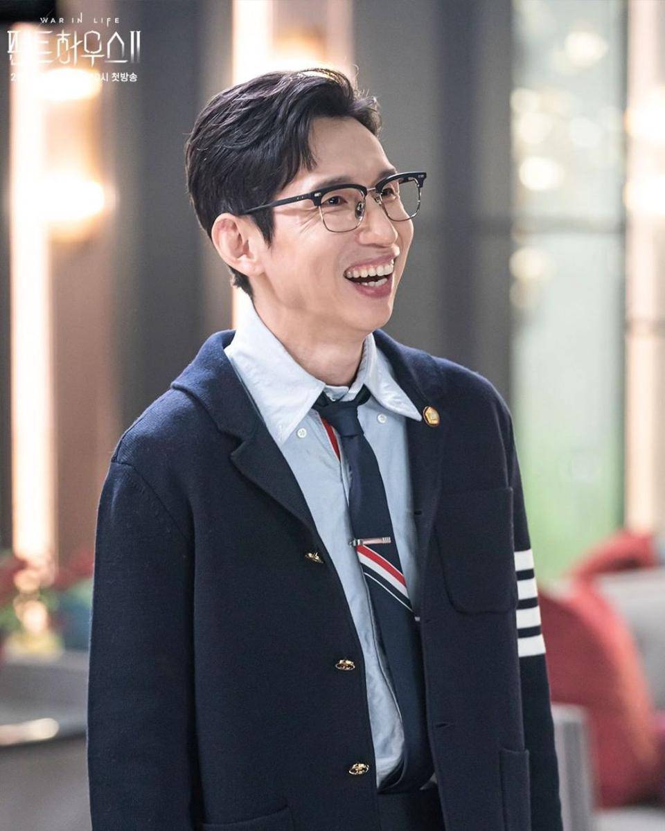 Lee Kyu Jin - Bong Tae Gyu (dok. SBS/The Penthouse via instagram.com/sbsdrama.official)