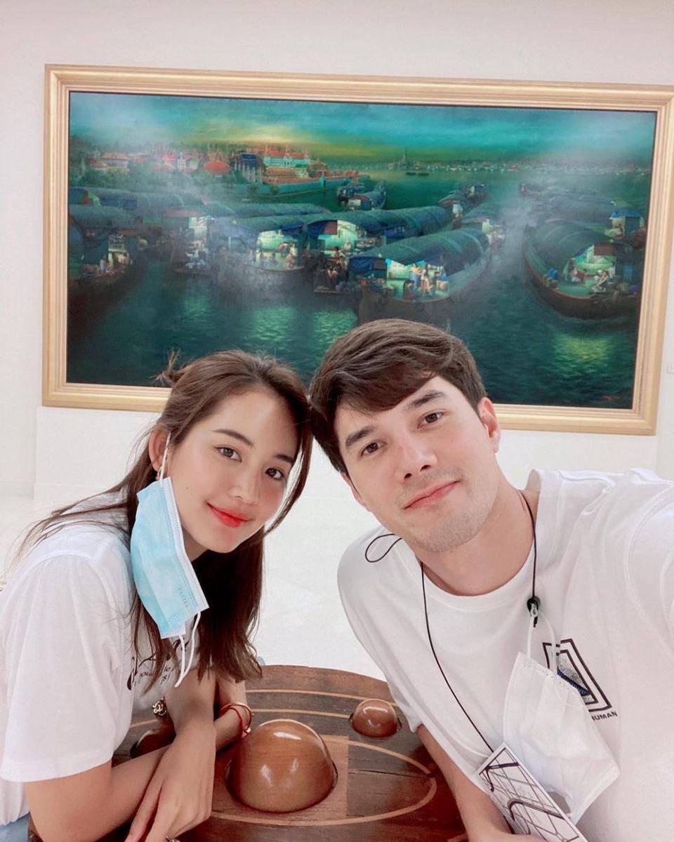 Mik Thongraya dan Bow Maylada (Instagram.com/mik_thongraya))