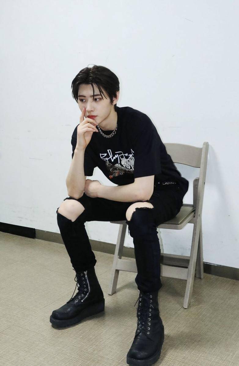 Sunghoon ENHYPEN (twitter.com/ENHYPEN_members)