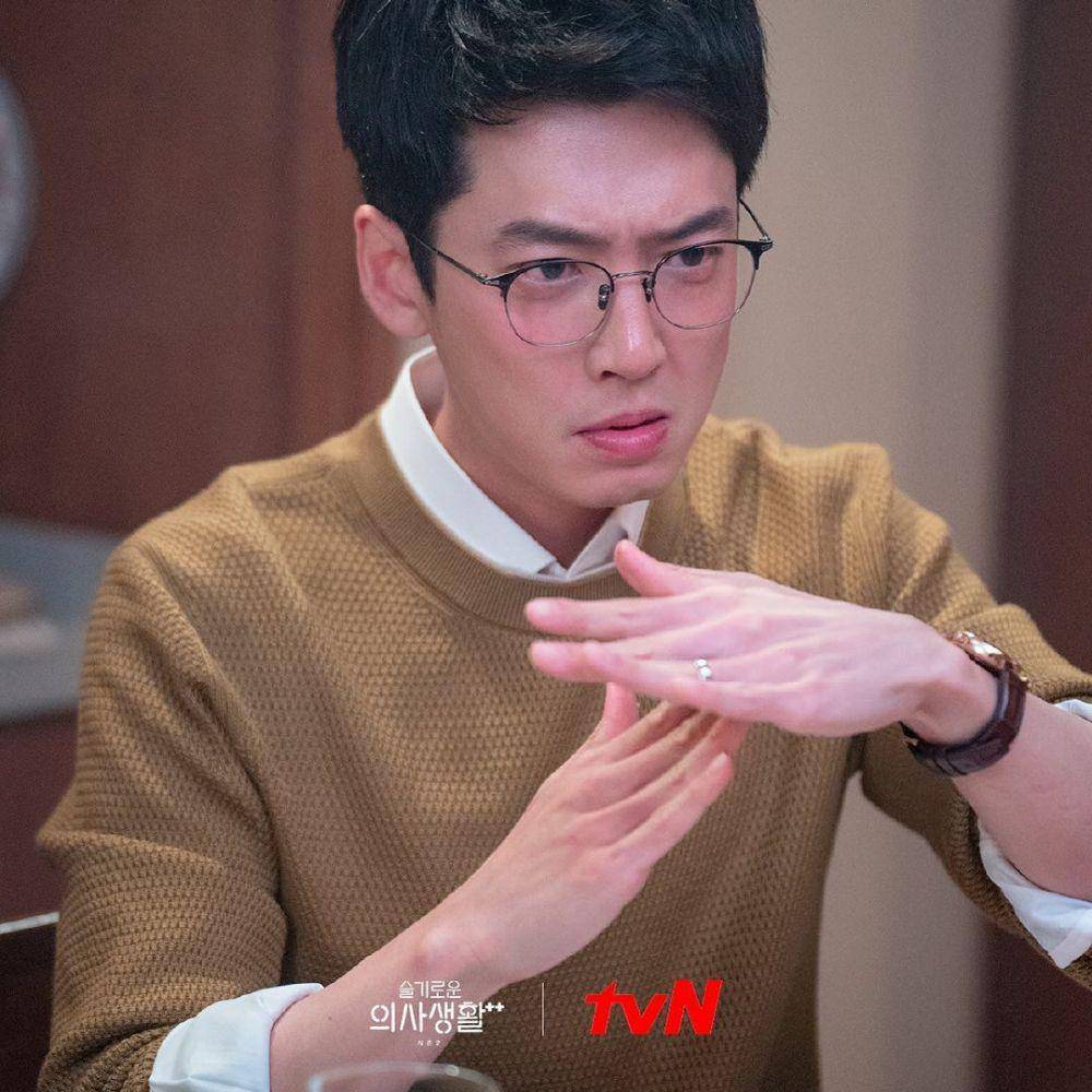 Kim Jun Wan - Jung Kyung Ho (instagram.com/hospitalplaylist_official)