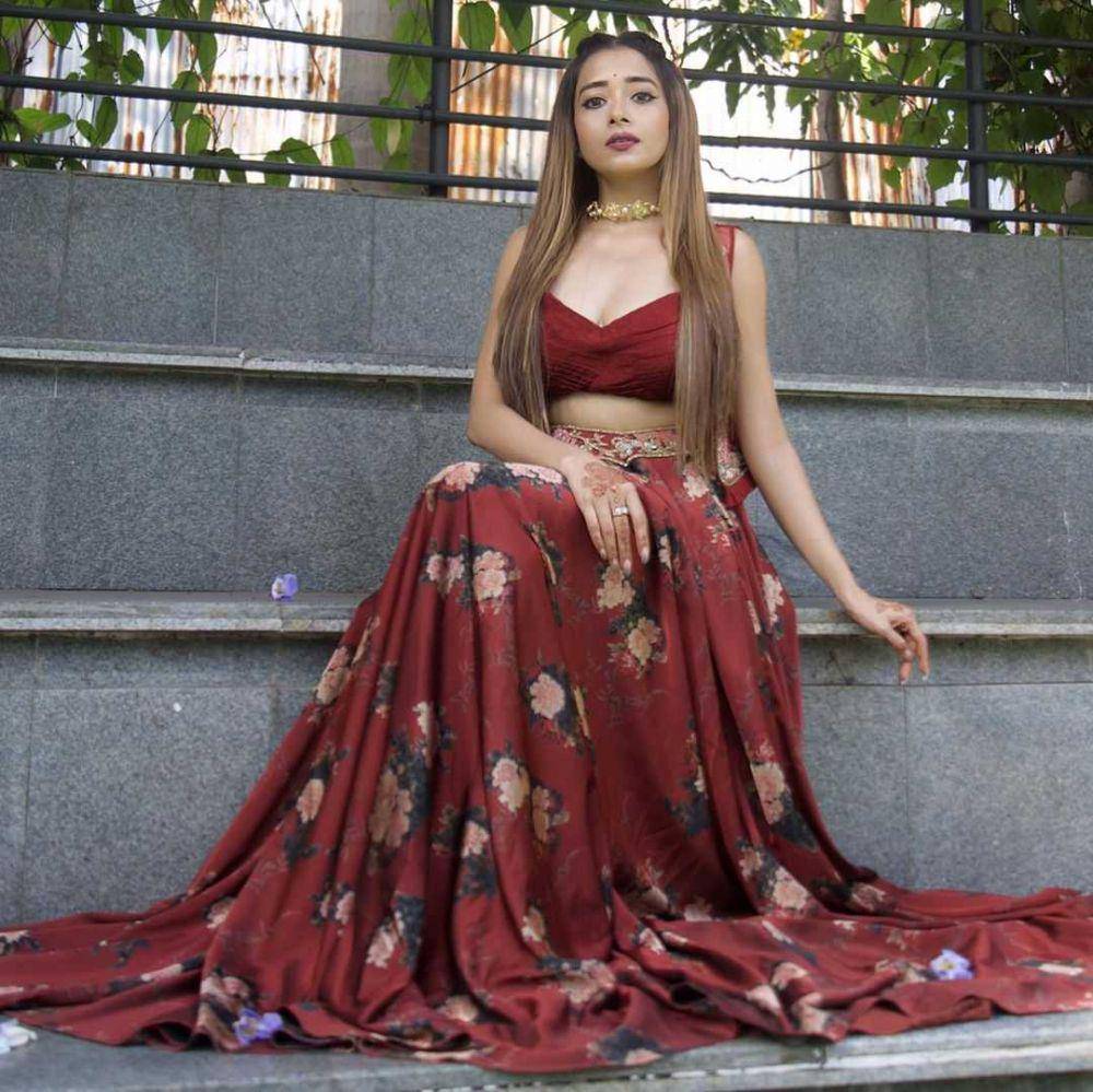 Tina Datta pakai sari modern (instagram.com/tinadatta)