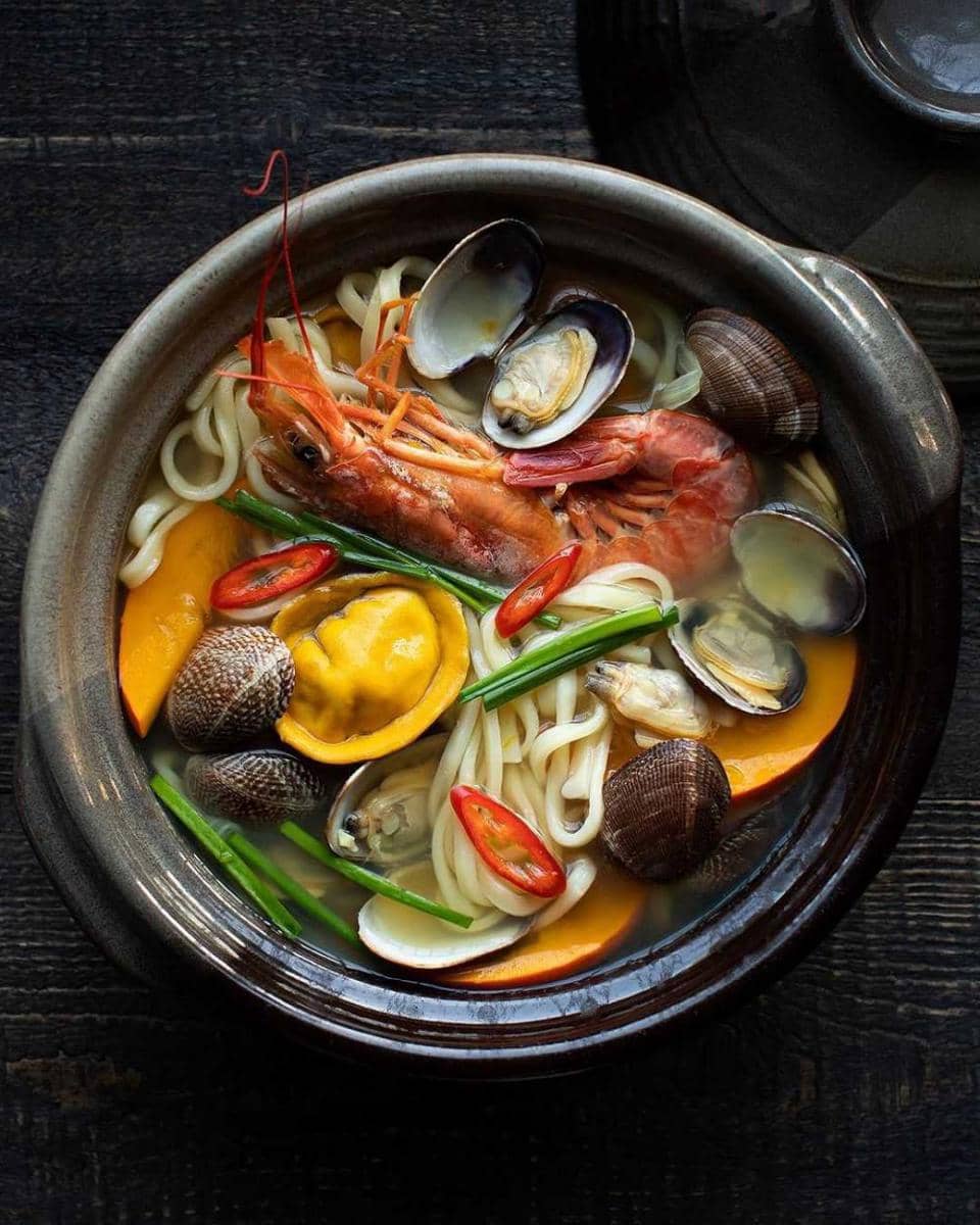 kalguksu (instagram.com/colorful.palate)