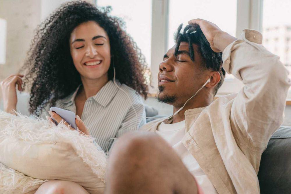 5 Cara Keliru Menarik Perhatian Mantan, Bikin Makin Ilfeel
