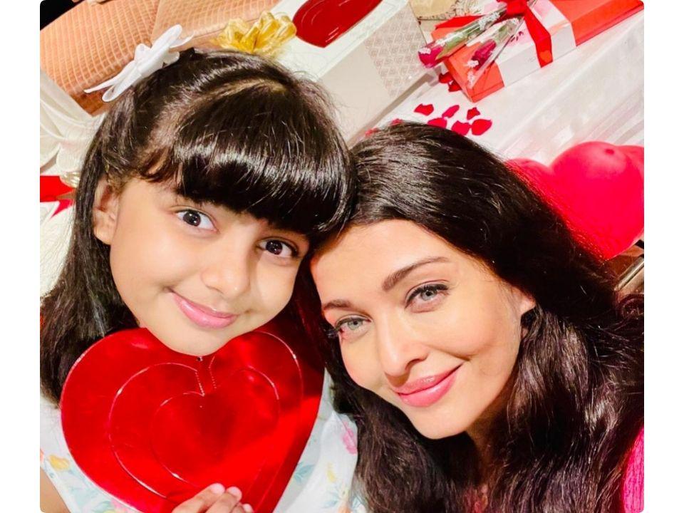 Bak Pinang Dibelah 2! 10 Potret Mirip Aishwarya Rai dan Putrinya