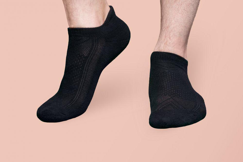 5 Tips Memilih Kaus Kaki Pria yang Tepat Sesuai Jenis Sepatu
