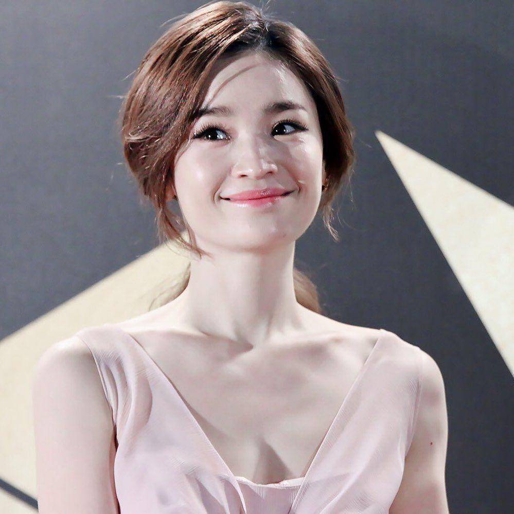 Jeon Mi Do (instagram.com/mido_ring)