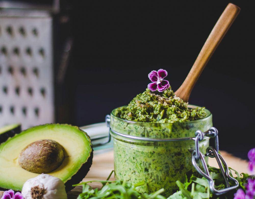 ilustrasi avocado and spinach dip (unsplash.com/Reka Biro-Horvath)