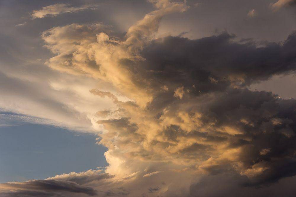 ilustrasi awan cumulonimbus (pexels.com/sandid)