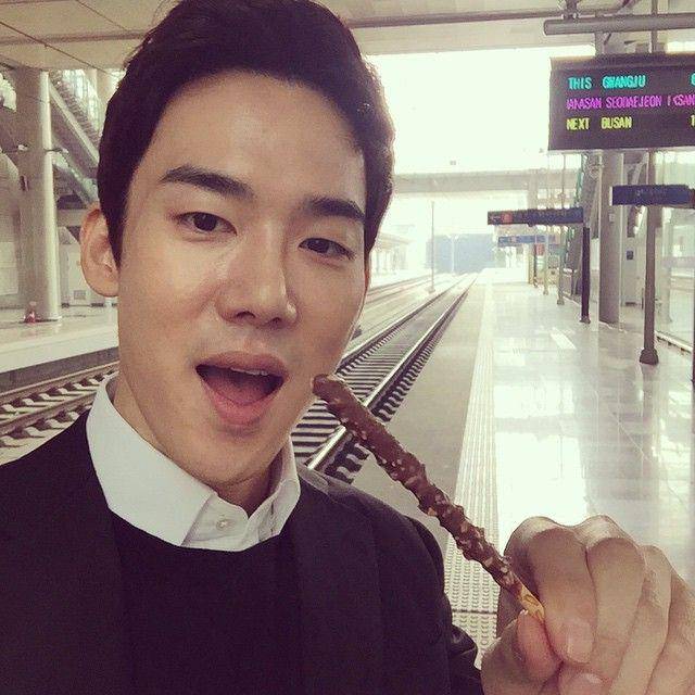 Yoo Yeon Seok (instagram.com/yoo_yeonseok)