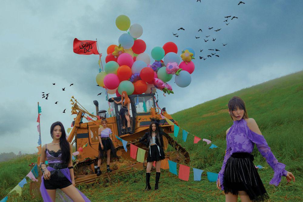 Bak Parade Karnaval, 11 Potret Terbaru Red Velvet di Teaser Queendom