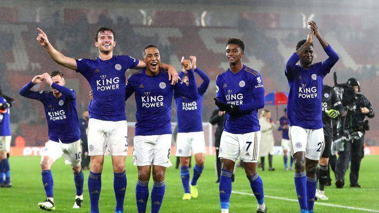 Potret para pemain Leicester setelah kemenangan besar 9-0 di markas Southampton. (skysports.com)
