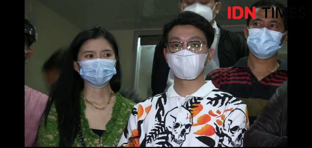 Kasus Richard Lee: Siang Jadi Tersangka, Malam Bebas Wajib Lapor