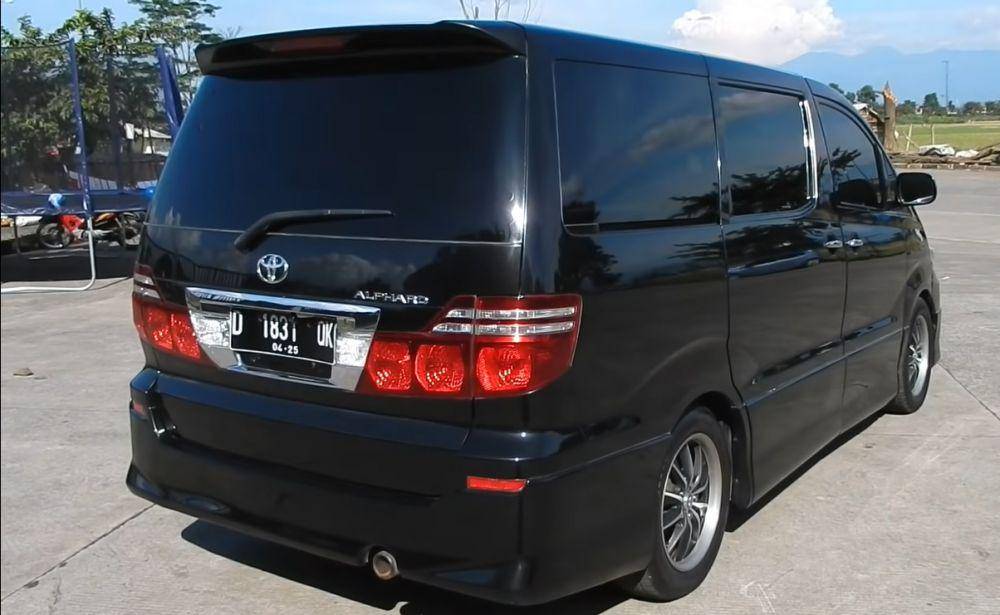 Toyota Alphard (youtube.com/Motomobi)