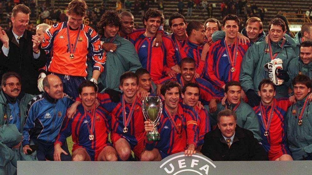 potret Barcelona saat menjuarai UEFA Super Cup 1997 (barcelonafcnewsnow.blogspot.com)