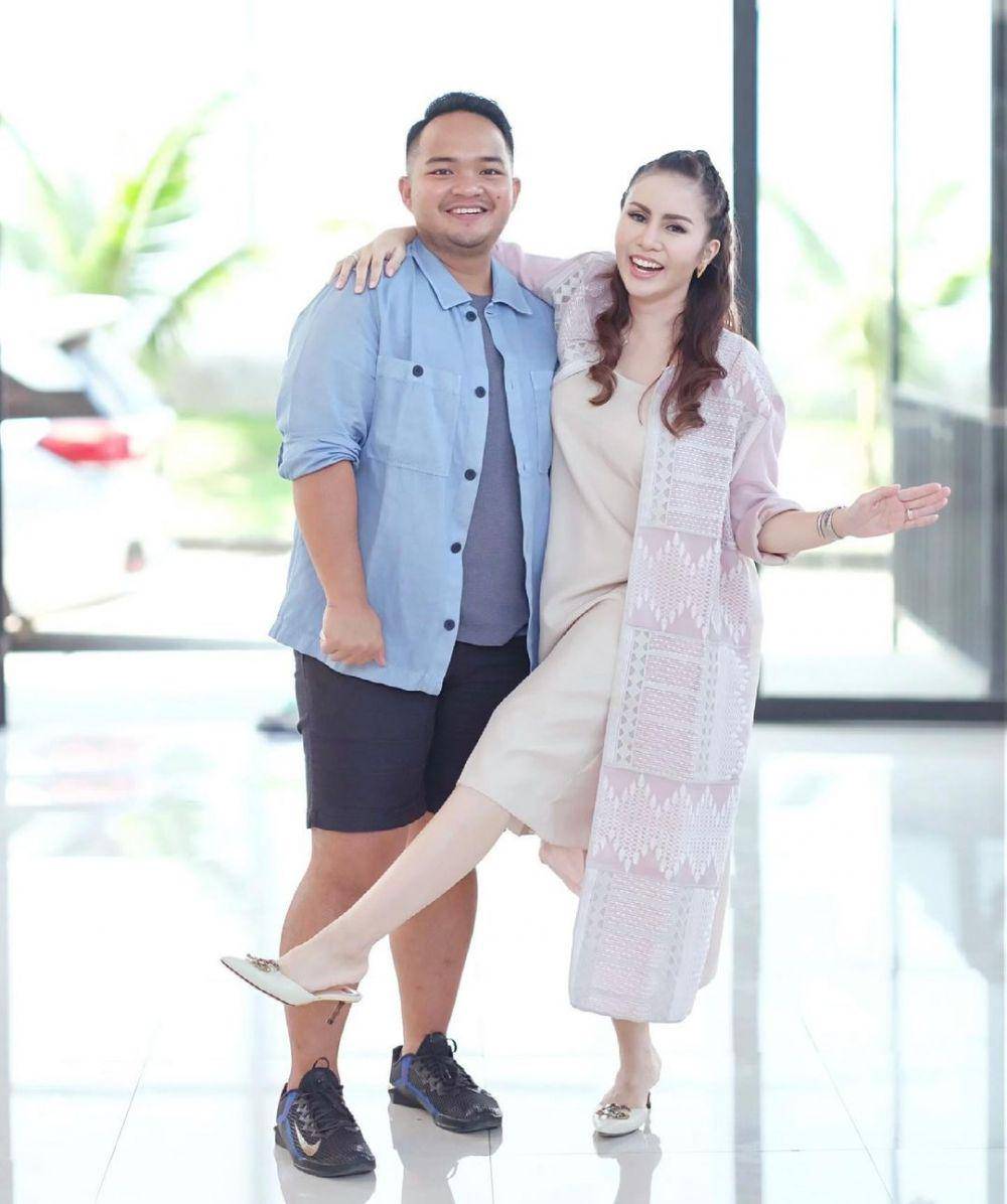 Momo Geisha dan suami (instagram.com/therealmomogeisha)