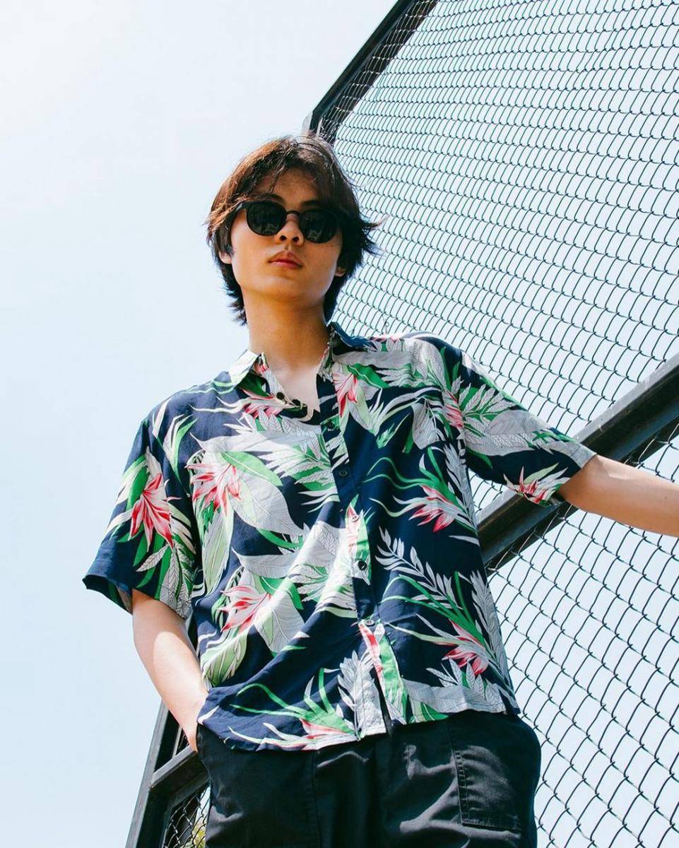 Hawaiian shirt dari Roughneck 1991 (Instagram.com/roughneck1991)