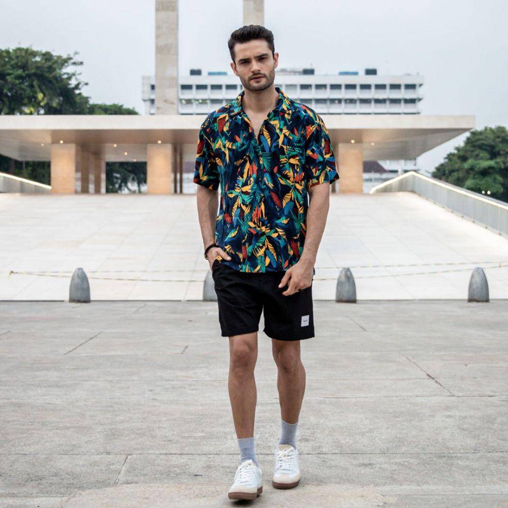Hawaiian shirt dari Paper Smooth (Instagram.com/papersmooth.official)