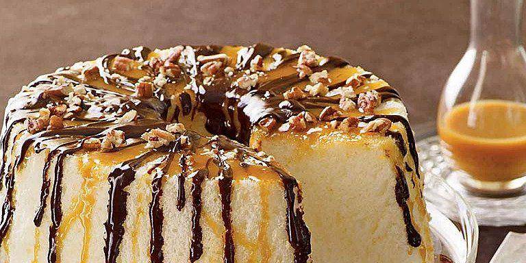 ilustrasi caramel angel food cake (myrecipes.com/Randy Mayor dan Jan Gautro)