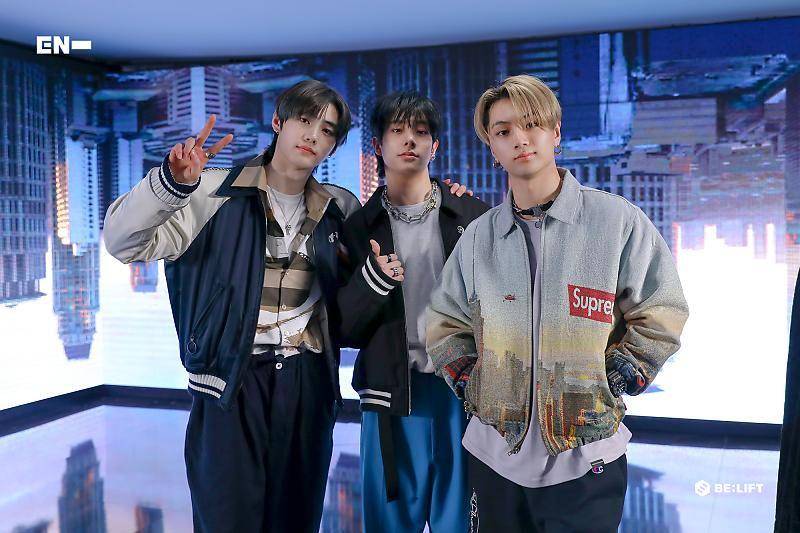 dari kiri ke kanan: Sunghoon, Jake, dan Jay ENHYPEN (twitter.com/about02z)