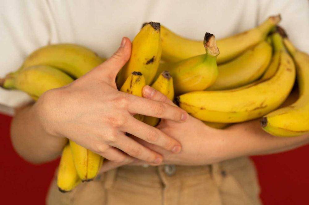 ilustrasi buah pisang (pexels.com/SHVETS production)