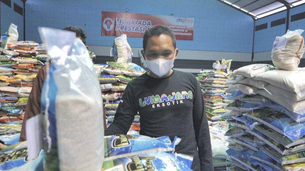 Bantuan beras di Lumajang. IDN Times/Istimewa