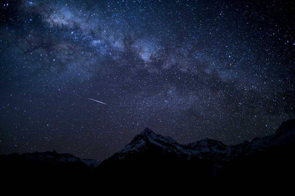 ilustrasi bintang (unsplash.com/Phil Botha)