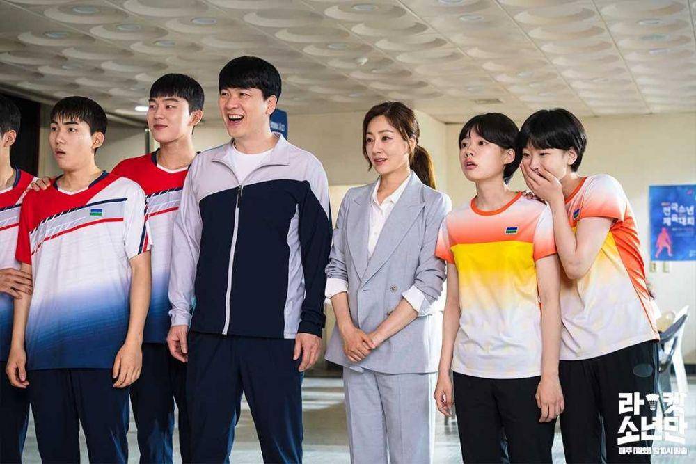 Kim Sang Kyung, Oh Nara, dan pemeran atlet di Racket Boys (instagram.com/sbsdrama.official)