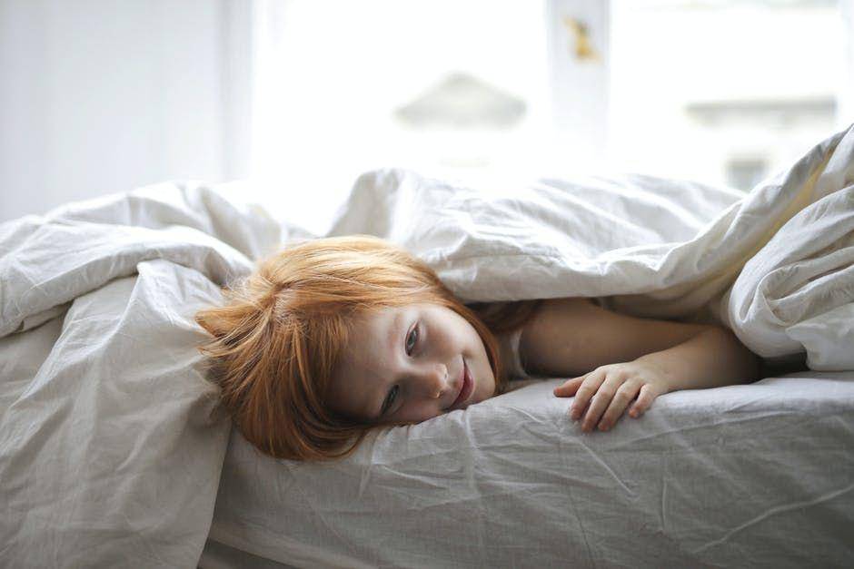 ilustrasi bangun tidur (pexels.com/Andrea Piacquadio)