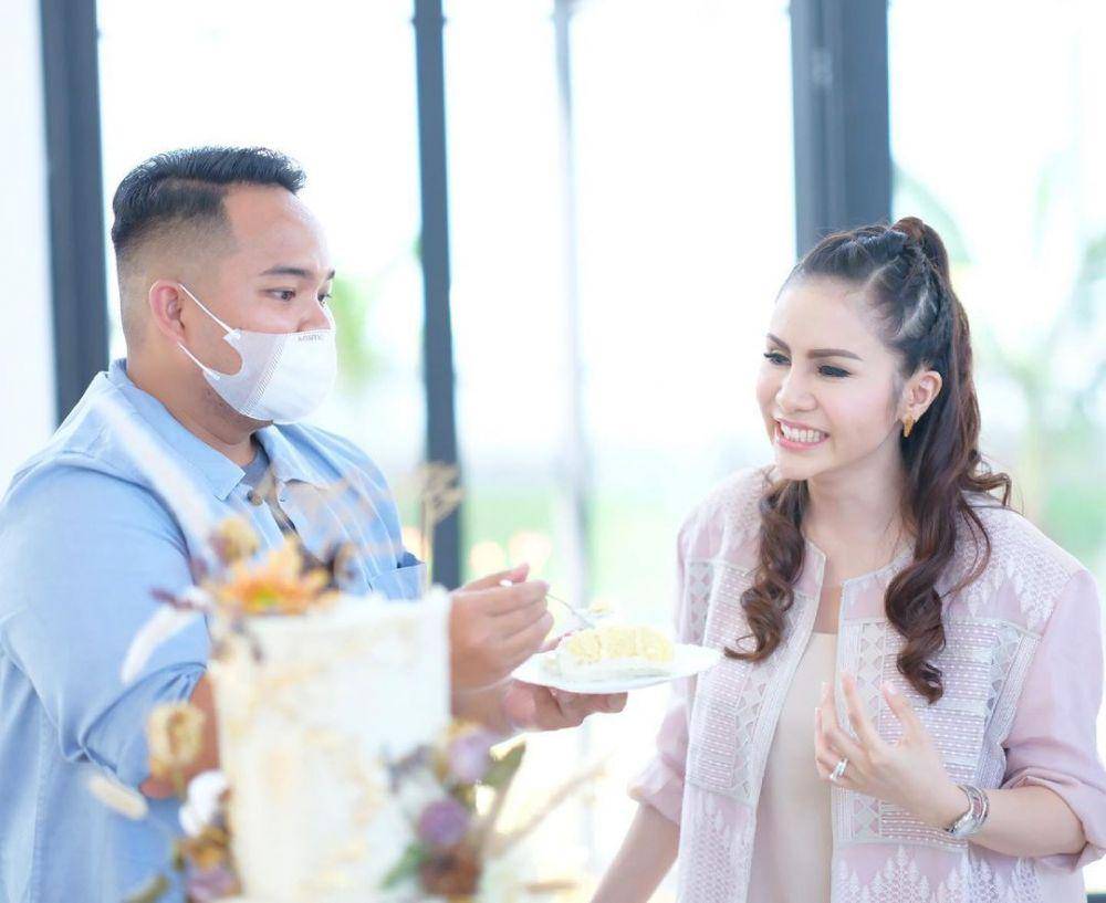Momo Geisha dan suami (instagram.com/therealmomogeisha)