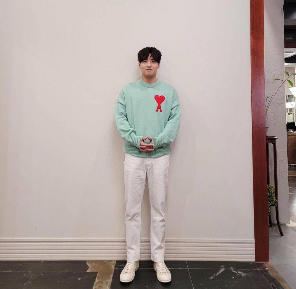 Kang Ha Neul (instagram.com/th_company_official)