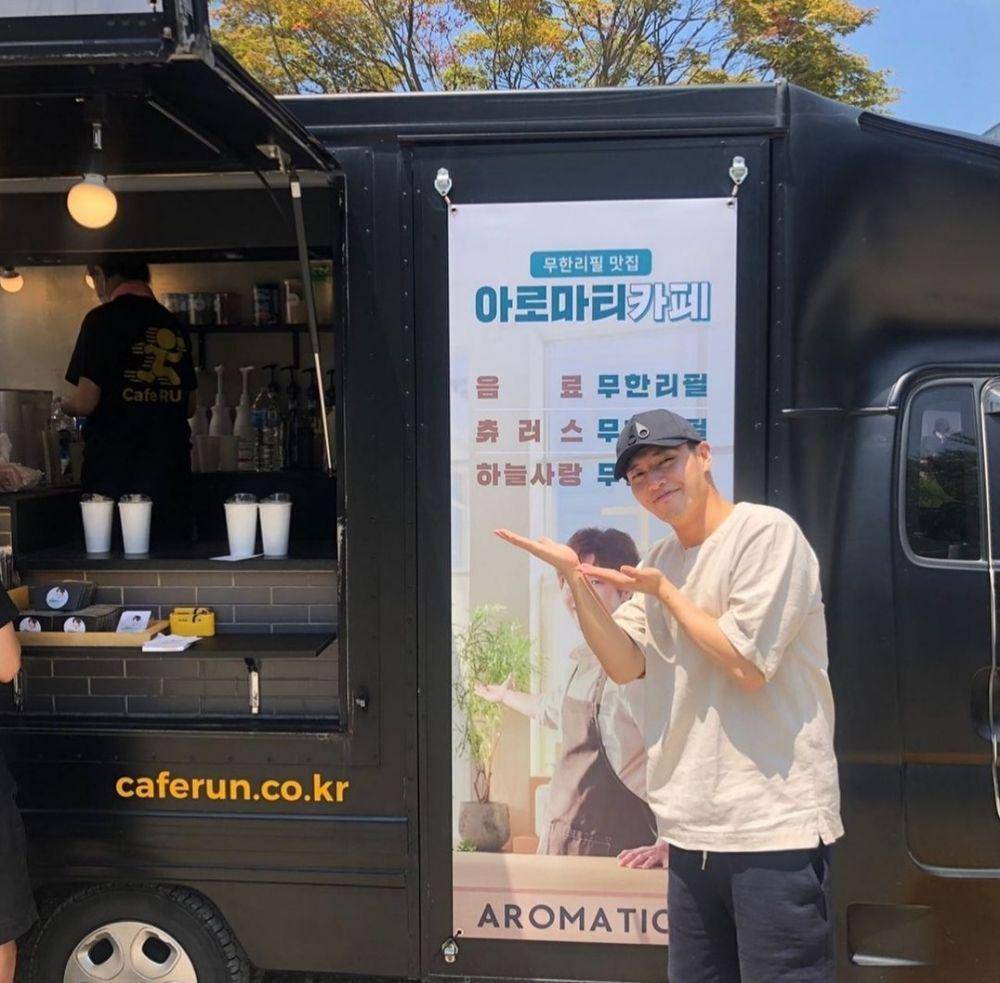 Kang Ha Neul (instagram.com/th_company_official)