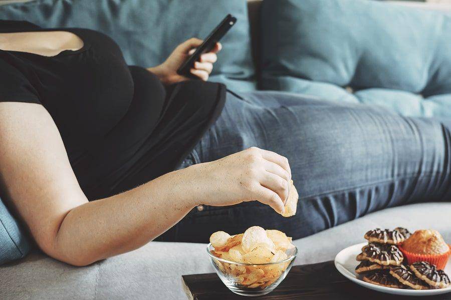 ilustrasi gaya hidup sedentary (salinastriallaw.com)