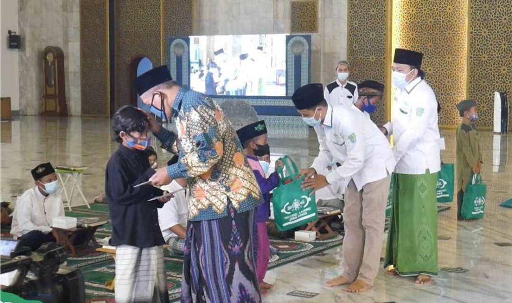 Program PWNU Jatim peduli yatim akibat COVID-19. Dok. Humas PWNU Jatim.