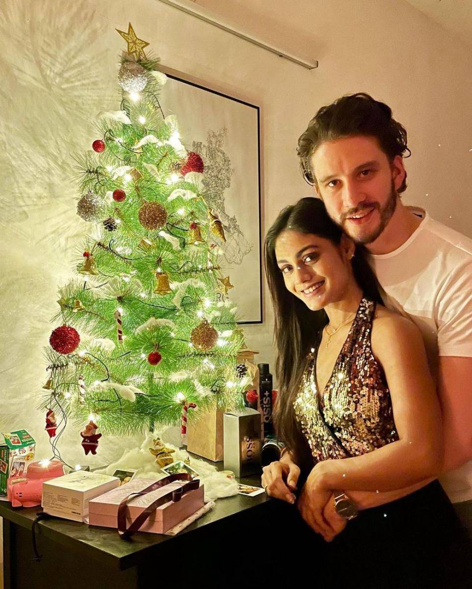 Sreejita De, pemain Uttaran, dan pacar bulenya (instagram.com/sreejita_de)