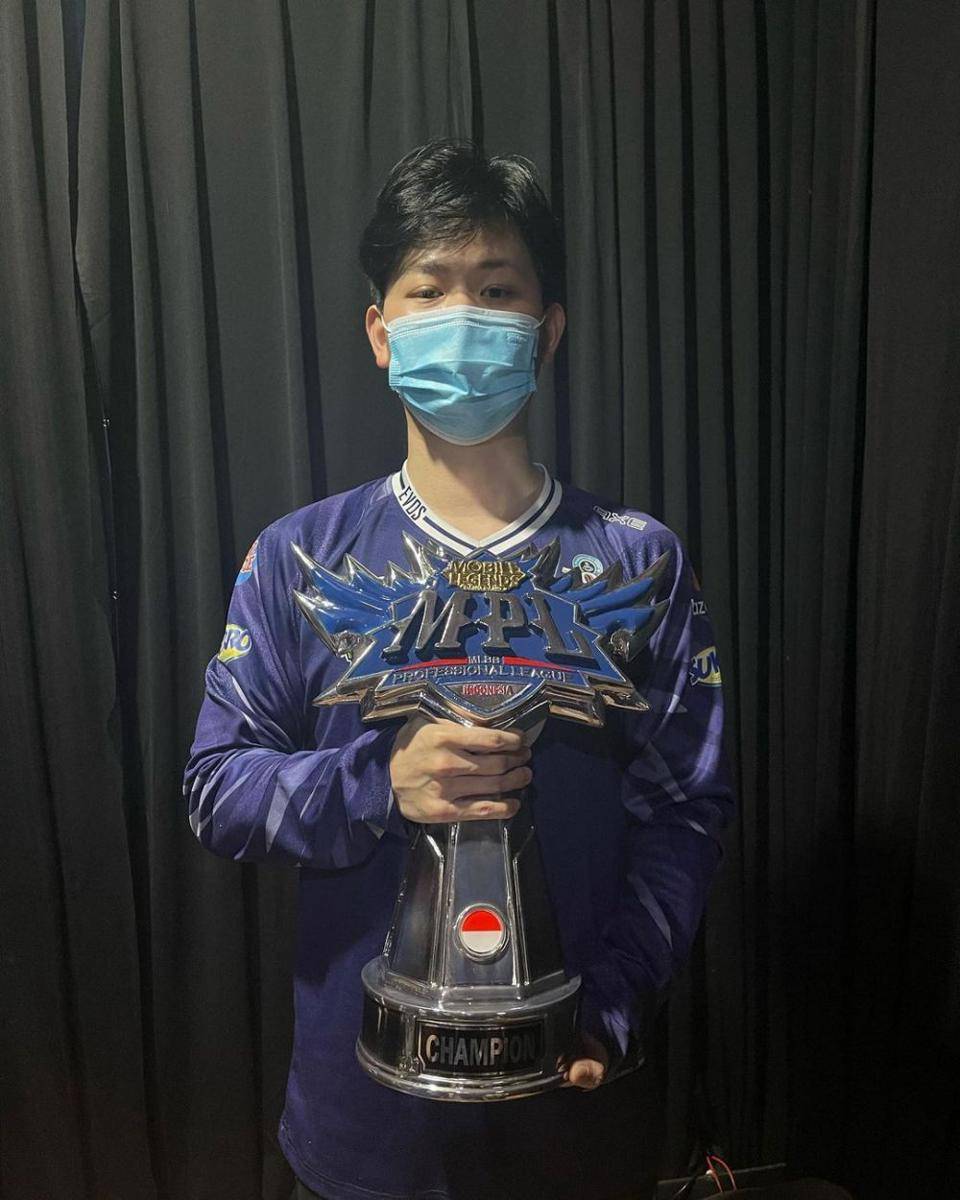 potret REKT saat menjadi juara MPL (instagram.com/evos.rekt_)