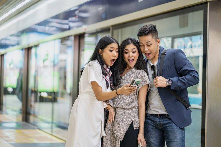 Ilustrasi menggunakan media sosial (unsplash.com/chandraxx)