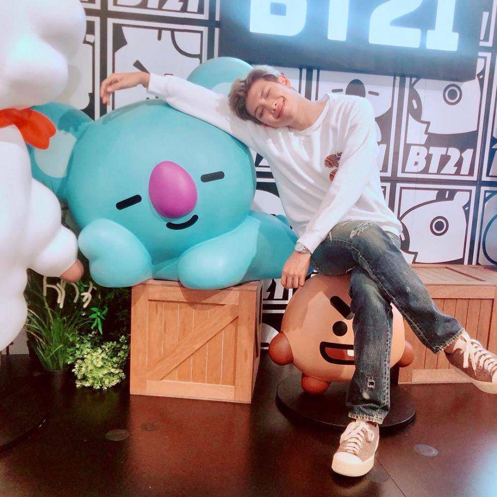 Gaya busana RM BTS (instagram.com/btsnamjoon)