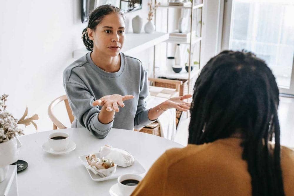 5 Tips Hadapi Orang yang Suka Mengeluarkan Argumen Tak Berdasar