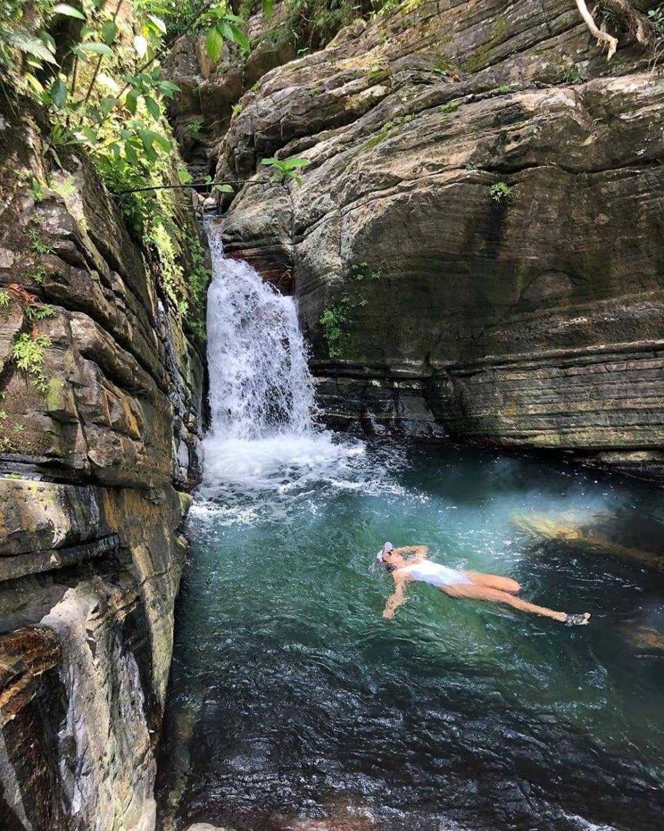 air terjun La Mina di Puerto Rico (instagram.com/heyitspuertorico)