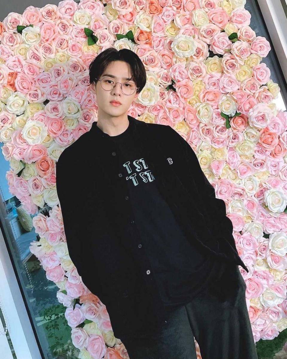 Kun WayV (instagram.com/kun11xd)